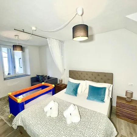 Cloud Nine, Apartment *